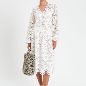 Camicetta Twinset in Macramè con Orlo a Conchiglie – Off White